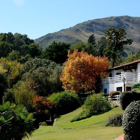 Las Ardillas Cabanas Y Suites La Falda Luaran gambar