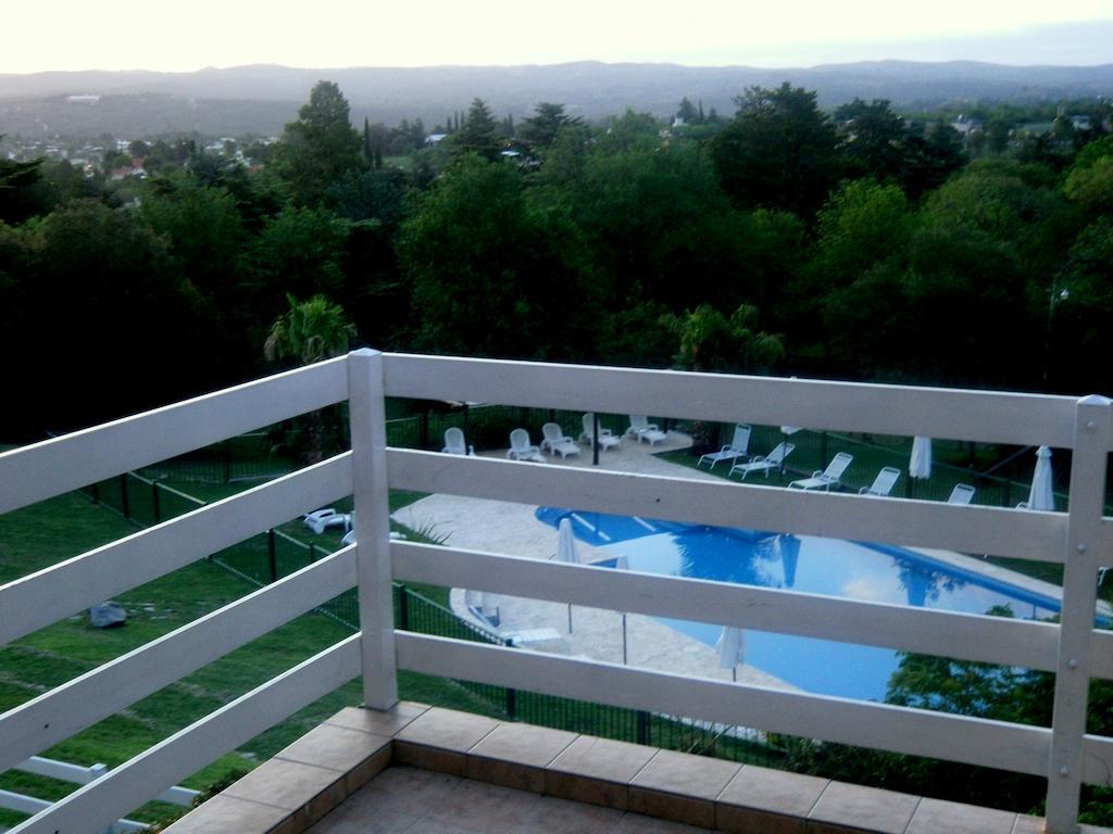 Las Ardillas Cabanas Y Suites La Falda Bilik gambar