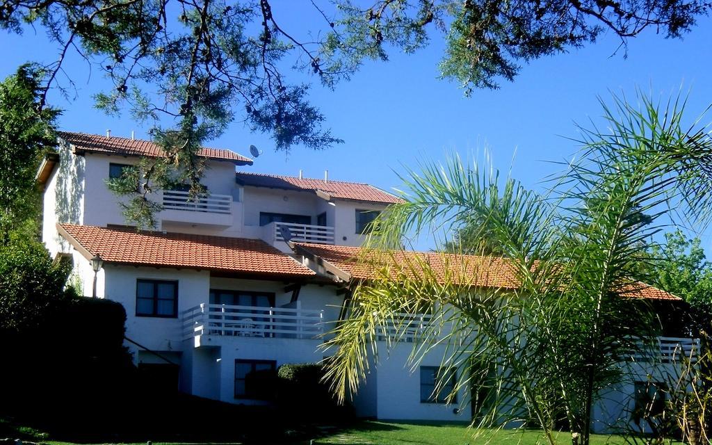 Las Ardillas Cabanas Y Suites La Falda Luaran gambar
