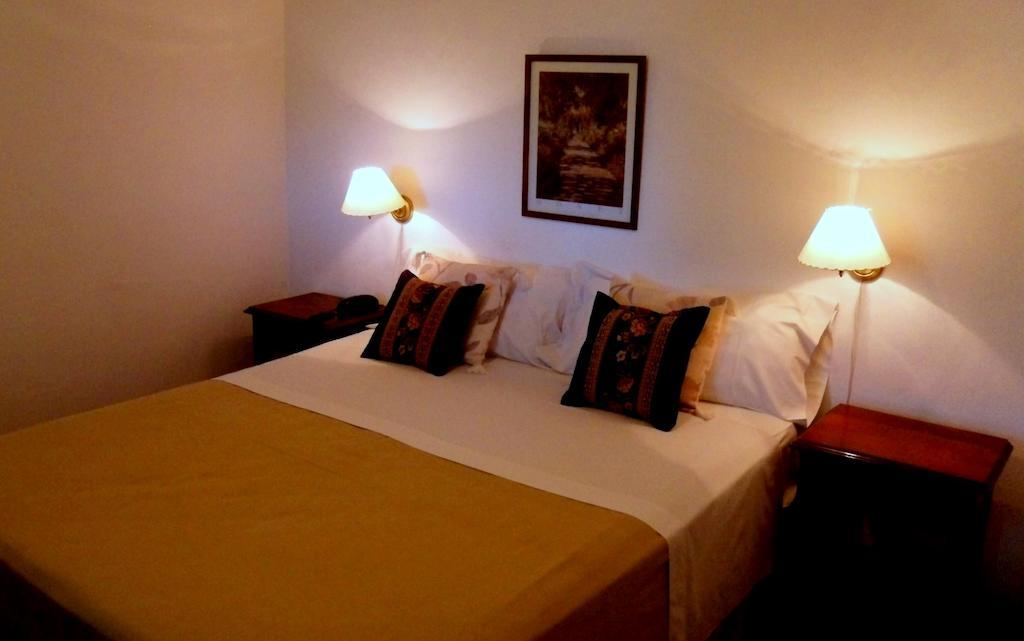 Las Ardillas Cabanas Y Suites La Falda Bilik gambar