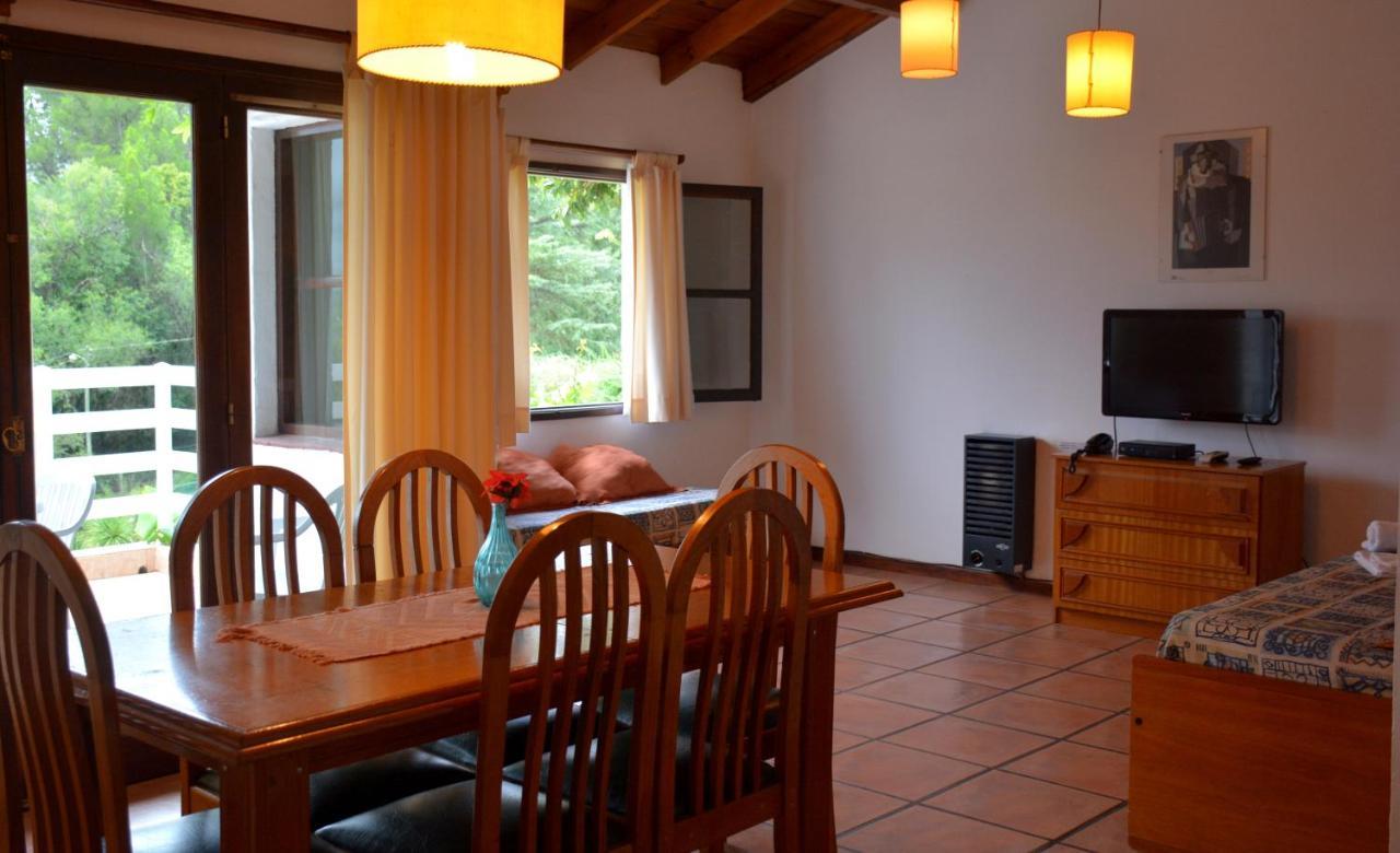 Las Ardillas Cabanas Y Suites La Falda Luaran gambar